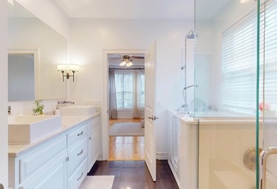 Are you looking for space, an amazing price and convenience to - photo 14