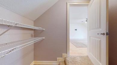Are you looking for space, an amazing price and convenience to - photo 50