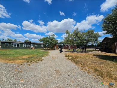 (private lake, pond, creek) Home Active Under Contract in Pleasanton Texas