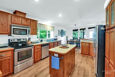 Stunning Lake Cascade Views! Enjoy panoramic lake views from the - photo 5