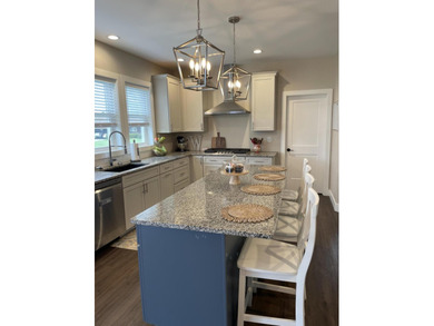 PRICE IMPROVEMENT! A sudden job transfer makes this stunning - photo 20