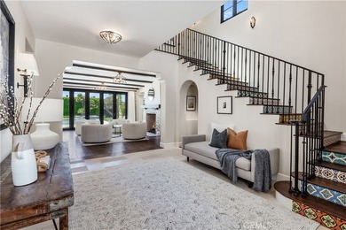 Situated on an oversized corner lot in the heart of lower Lunada - photo 4