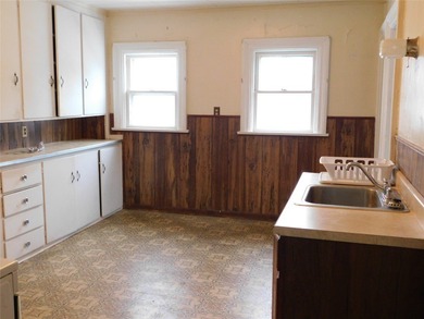 Perfect opportunity to own this 2-unit investment property in