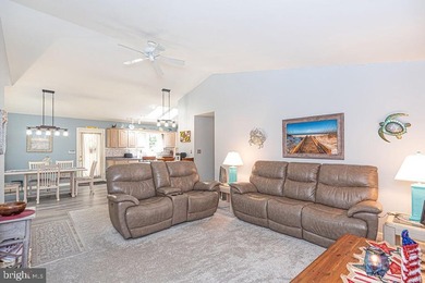Beautifully maintained and move-in ready home located in the - photo 14