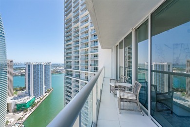 Experience luxury living at Icon Brickell Tower I. This bright - photo 38