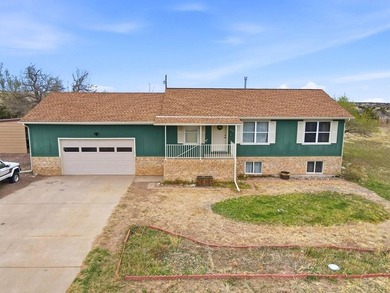 Four Bedroom, Three Bathroom Home with Stunning Greenhorn - photo 50