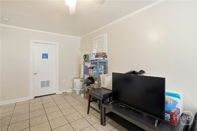 Fantastic 4 bedroom 1 bath home in a wonderful quiet westside - photo 11