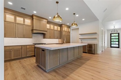 Experience luxury lake living in this stunning new construction - photo 21