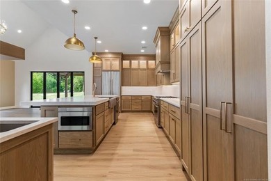 Experience luxury lake living in this stunning new construction - photo 23