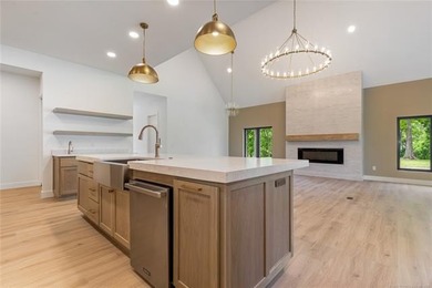 Experience luxury lake living in this stunning new construction - photo 25