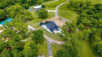 Experience luxury lake living in this stunning new construction - photo 31