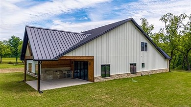 Experience luxury lake living in this stunning new construction - photo 32