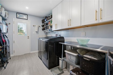 Fully turnkey and thoughtfully reimagined, this 4-bedroom - photo 6