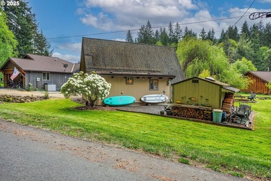 A-frame retreat in the heart of the Fishhawk Lake community - photo 2