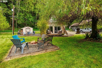 A-frame retreat in the heart of the Fishhawk Lake community - photo 4