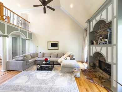 Beautiful 3,256 sq ft custom brick home located in a highly - photo 17