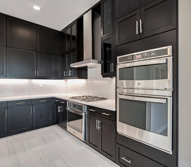 Lakefront luxury in this 5-bed single-family home in Avenir, new - photo 19