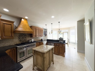 Beautiful 3,256 sq ft custom brick home located in a highly - photo 20