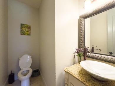 Beautiful 3,256 sq ft custom brick home located in a highly - photo 25