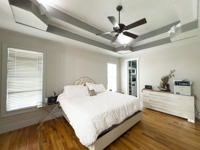 Beautiful 3,256 sq ft custom brick home located in a highly - photo 27