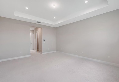 Lakefront luxury in this 5-bed single-family home in Avenir, new - photo 30