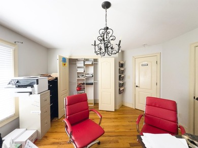 Beautiful 3,256 sq ft custom brick home located in a highly - photo 40
