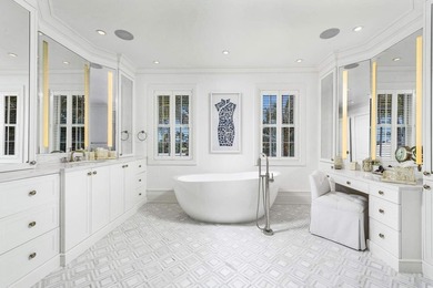 Stunning ''nearly new'' waterfront residence, complete with - photo 42