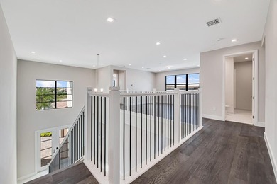 Lakefront luxury in this 5-bed single-family home in Avenir, new - photo 45