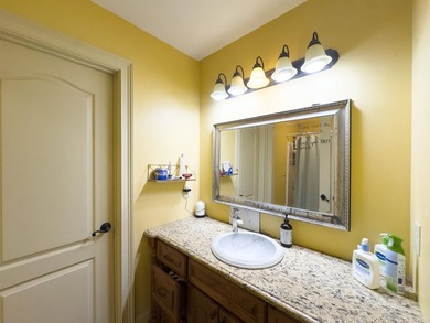 Beautiful 3,256 sq ft custom brick home located in a highly - photo 45