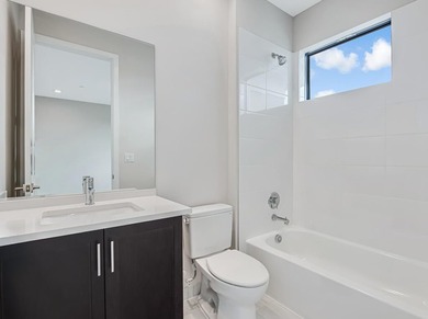 Lakefront luxury in this 5-bed single-family home in Avenir, new - photo 51