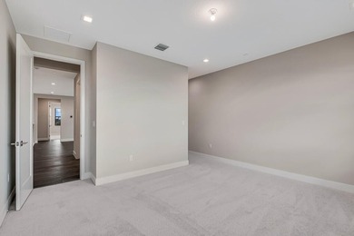 Lakefront luxury in this 5-bed single-family home in Avenir, new - photo 53