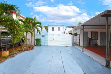 (private lake, pond, creek) Townhome/Townhouse For Sale in Hialeah Florida