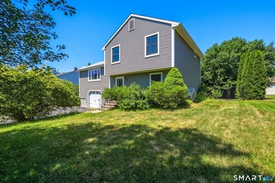 Welcome to 82 Lake Garda Drive, a beautifully maintained - photo 1
