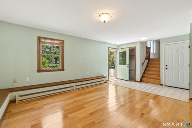 Welcome to 82 Lake Garda Drive, a beautifully maintained - photo 4