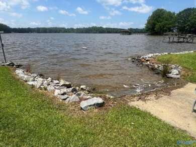 Lake Home For Sale in Centre, Alabama