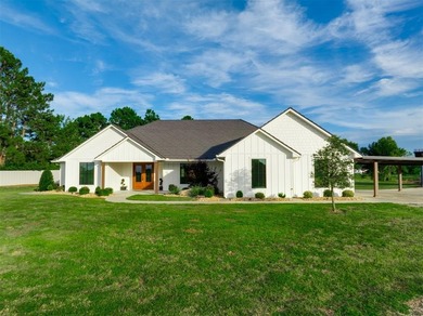 (private lake, pond, creek) Home For Sale in Brookston Texas