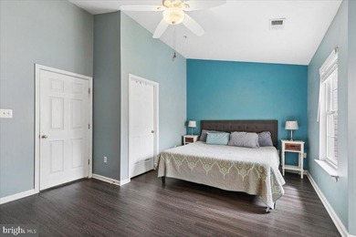 Fantastic Townhome with 3 levels! First Floor Bedroom with Full - photo 31
