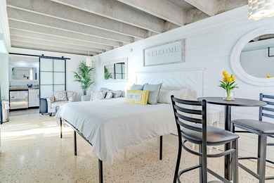 Priced to SELL! Rare Gulf-Front Balcony Unit! It doesn't get any - photo 3