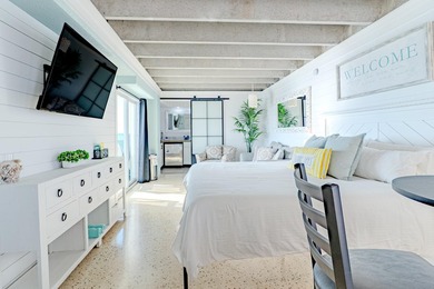 Priced to SELL! Rare Gulf-Front Balcony Unit! It doesn't get any - photo 6