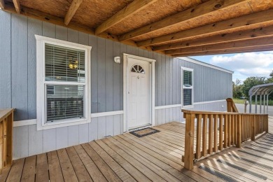 Beautifully Maintained Home in Knollwood Village -- Barely Lived