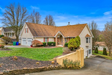 Spacious 5-bedroom, 3-bathroom home located on the desirable - photo 4