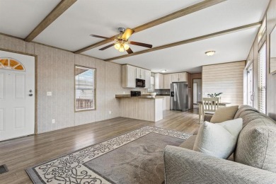 Beautifully Maintained Home in Knollwood Village -- Barely Lived