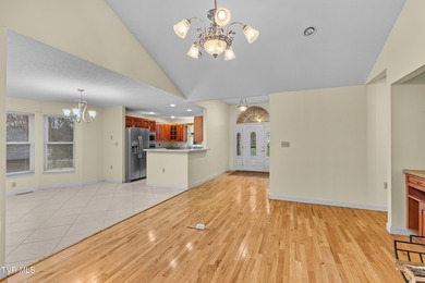 Spacious 5-bedroom, 3-bathroom home located on the desirable - photo 8