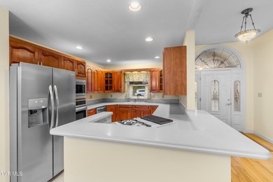 Spacious 5-bedroom, 3-bathroom home located on the desirable - photo 10