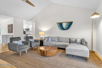 Rare Opportunity on a Double Lot Near the Beach! Beautifully - photo 3