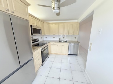 Lake Condo For Sale in Boca Raton, Florida