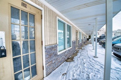 This 14 unit mixed-use property presents an outstanding