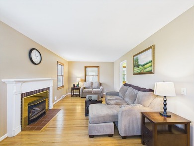 Classic Village Colonial that has been beautifully maintained - photo 9