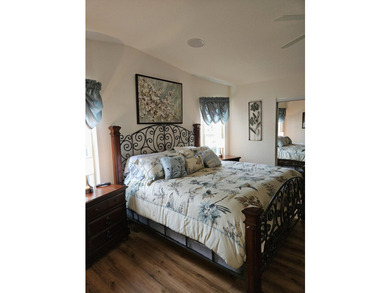 Well-designed Islander model home on a lovely, shaded golf front - photo 15