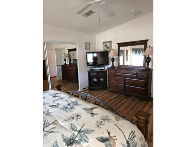 Well-designed Islander model home on a lovely, shaded golf front - photo 16